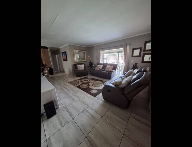 3 BEDROOM HOUSE FOR SALE IN SUNAIR PARK